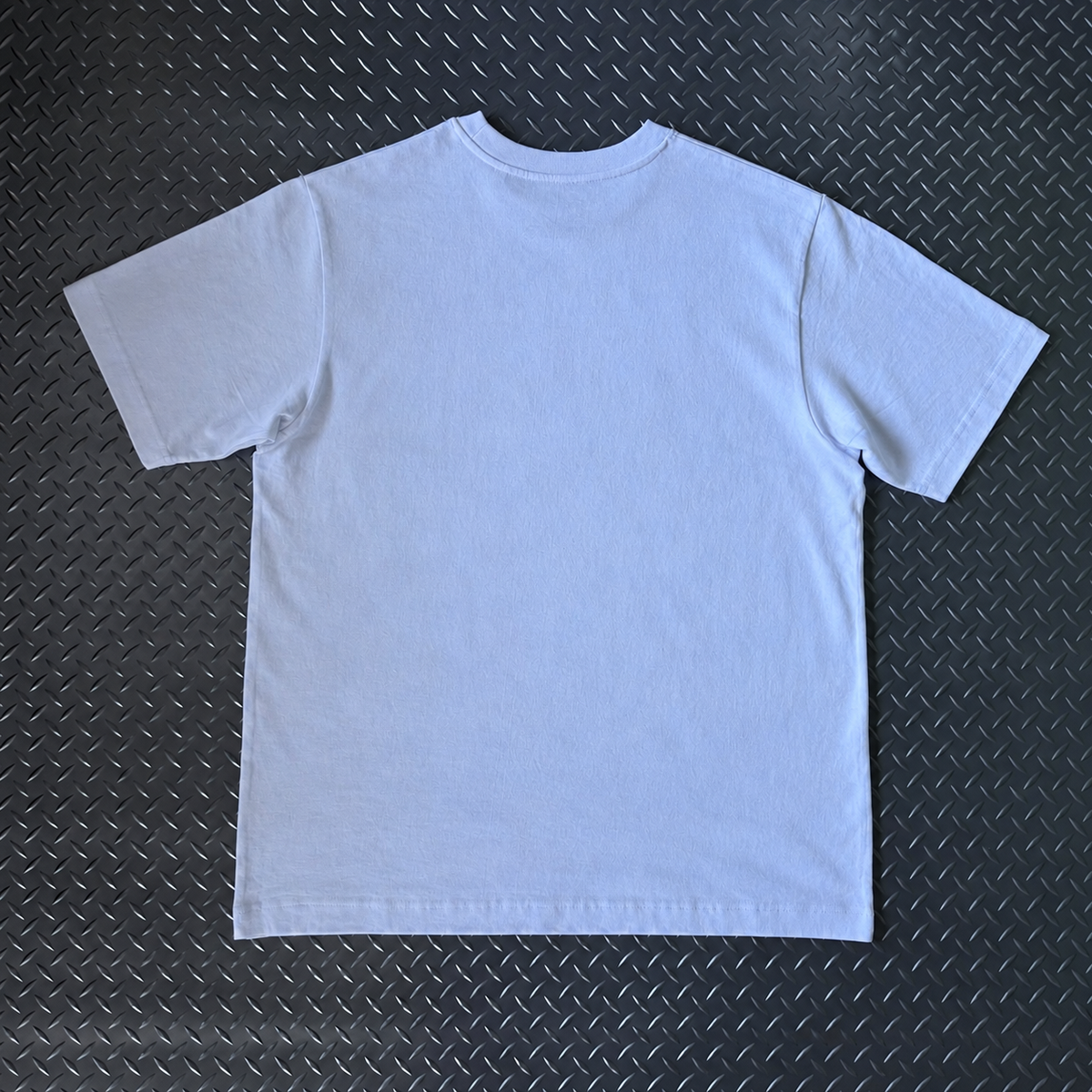 WHITE BINXY TEE