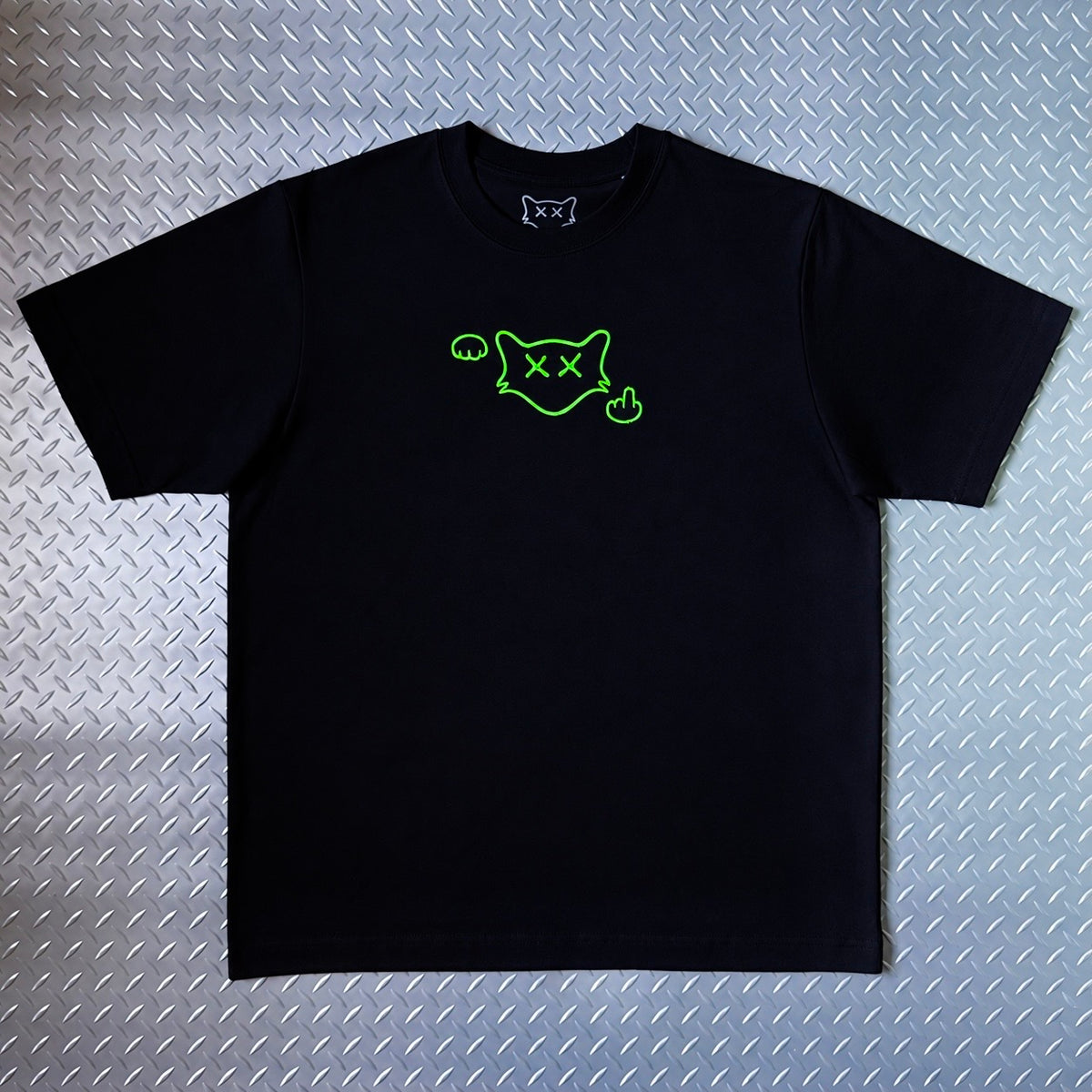 BINXY FLIPS THE BIRD TEE