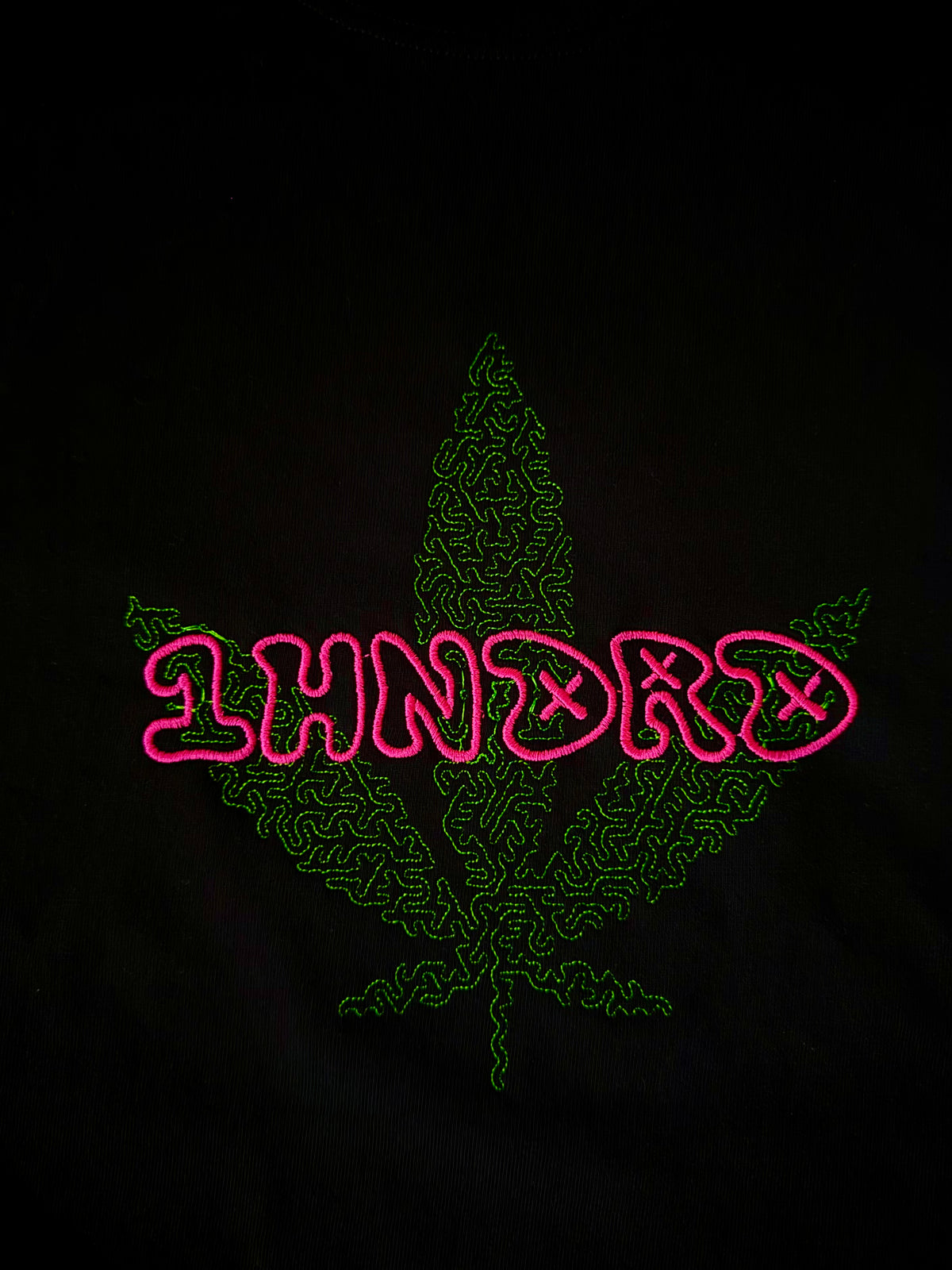 ------- 1HNDRD® PIECES ------ JUST MAZE LEAF
