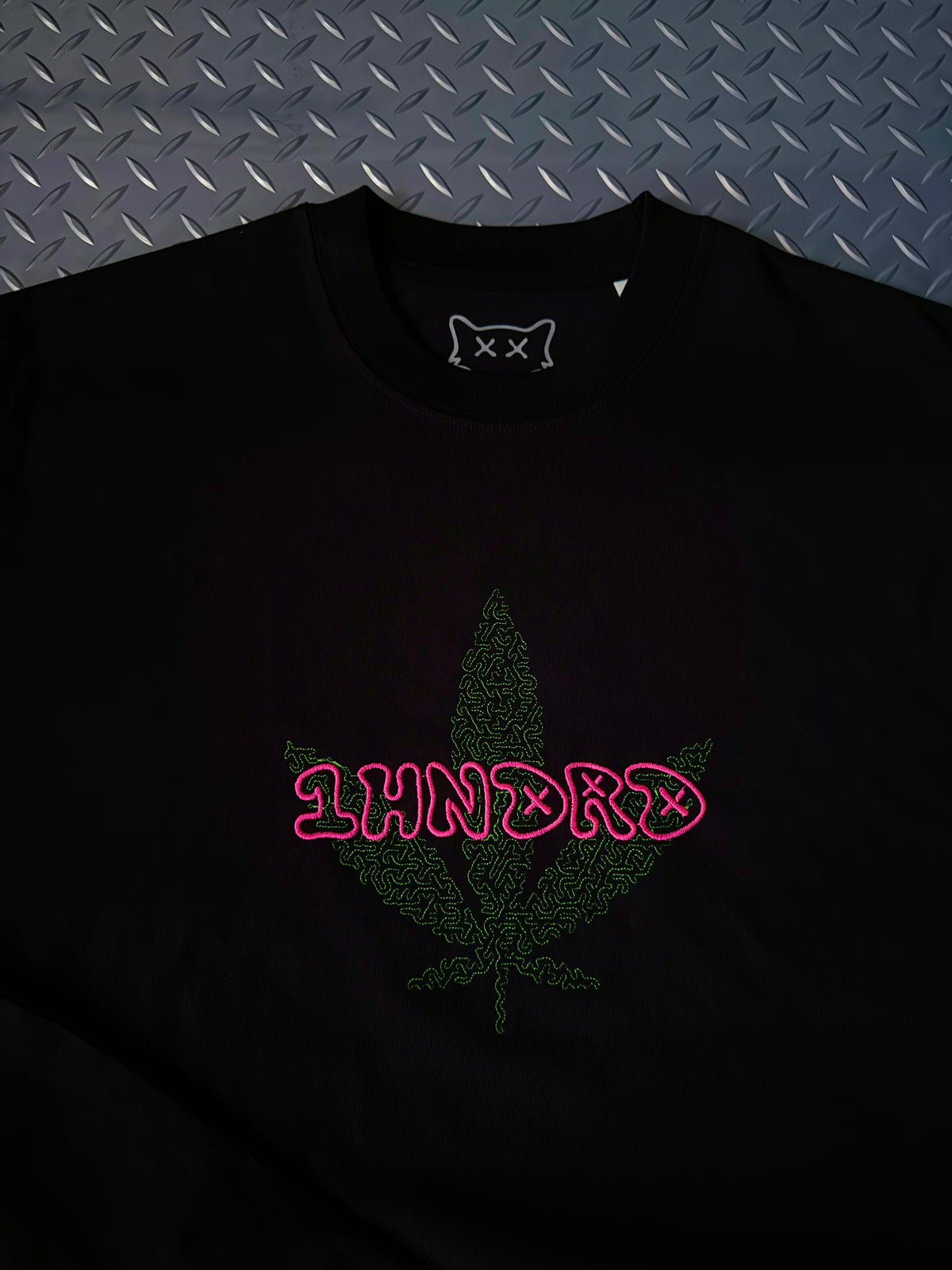 ------- 1HNDRD® PIECES ------ JUST MAZE LEAF