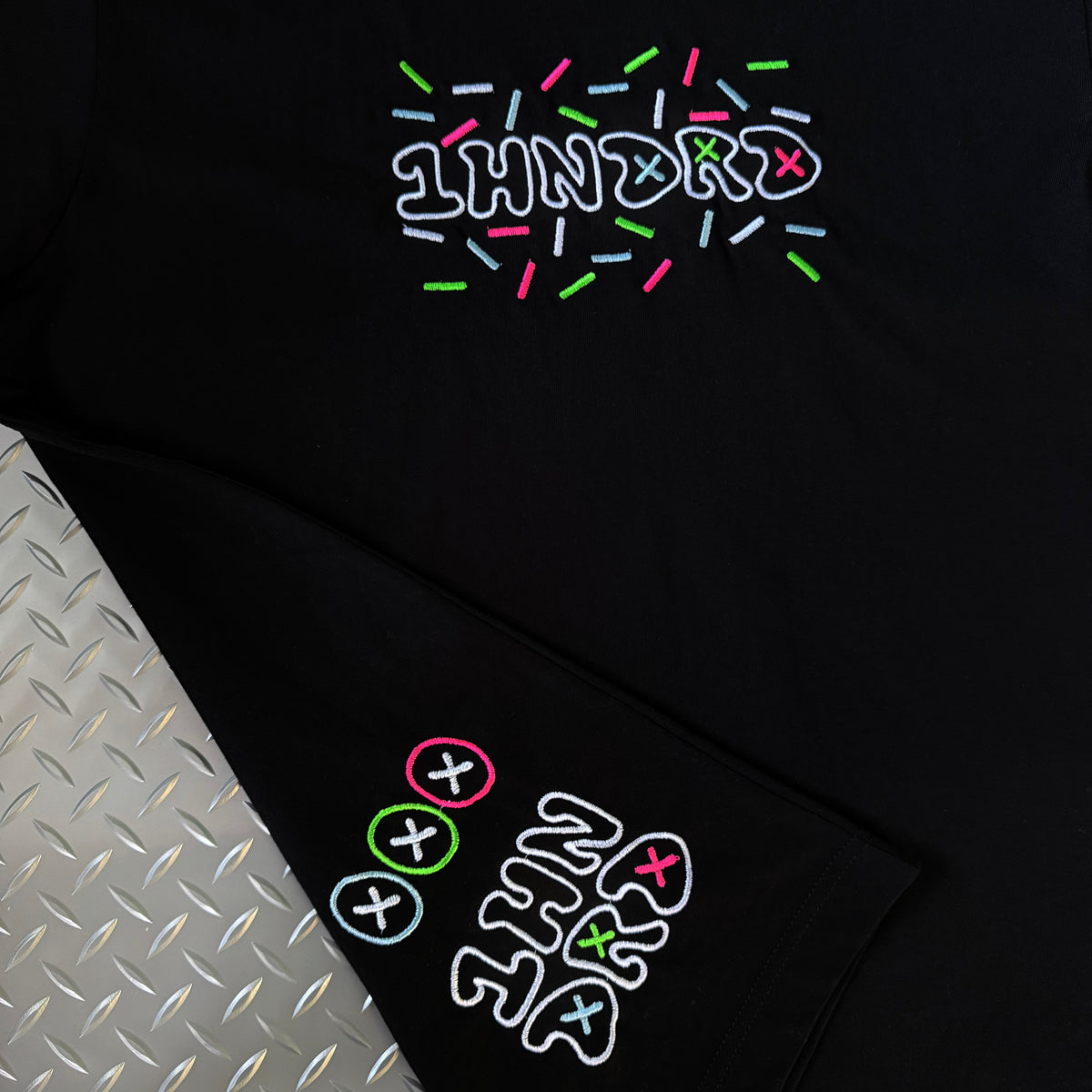 ------- 1HNDRD® PIECES ------ 1HNDRD & THOUSANDS
