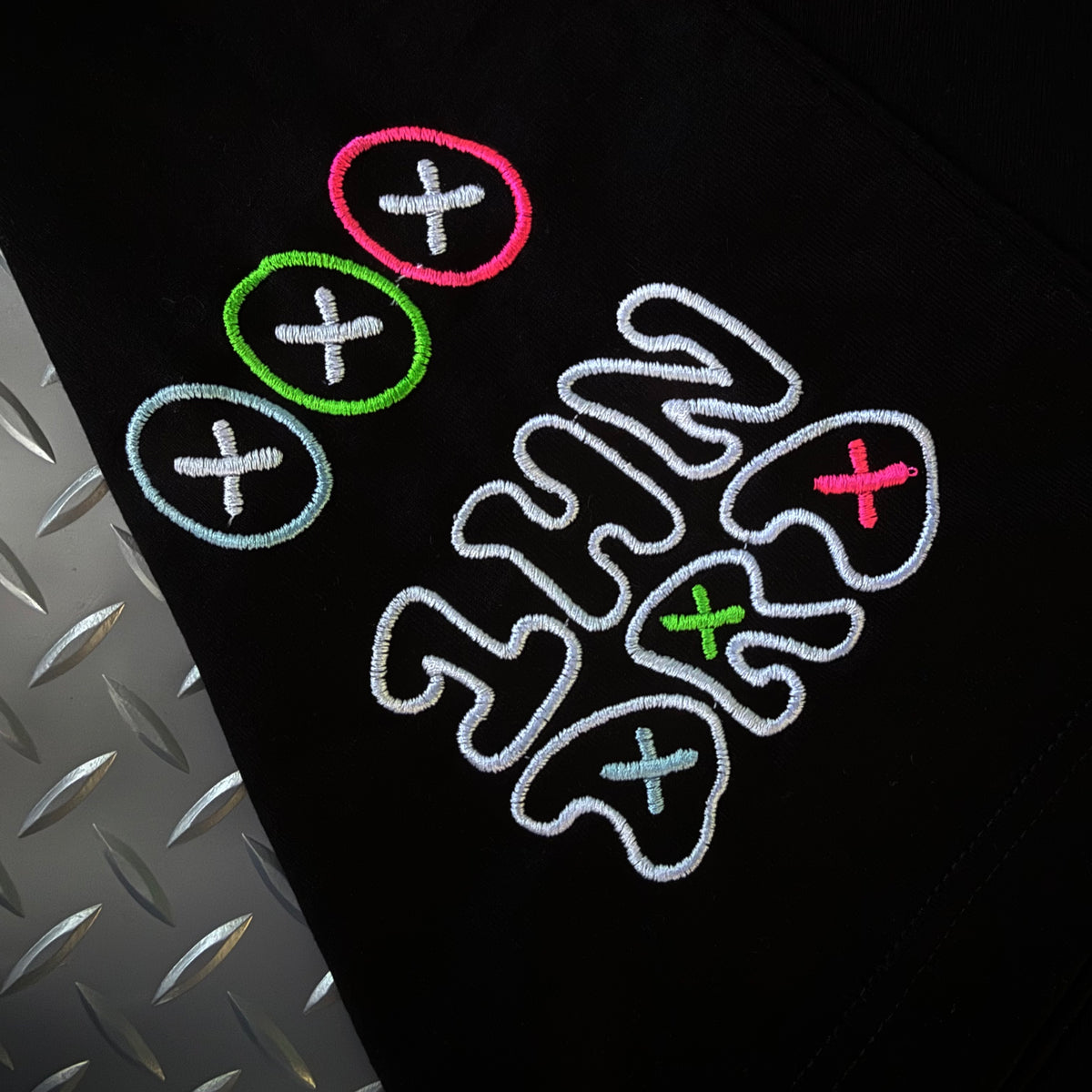 ------- 1HNDRD® PIECES ------ 1HNDRD & THOUSANDS