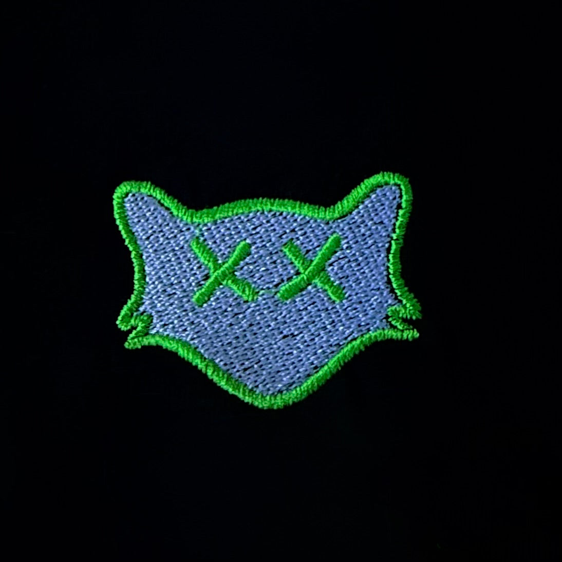 BLACK BINXY TEE